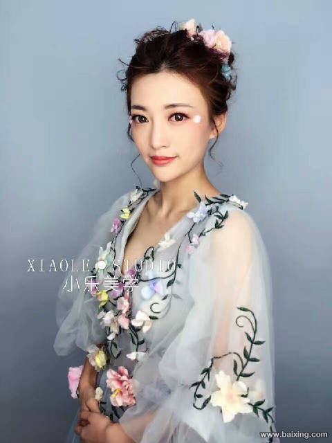 延安好的化妆美甲纹绣学校学化妆 小乐精英班培训中